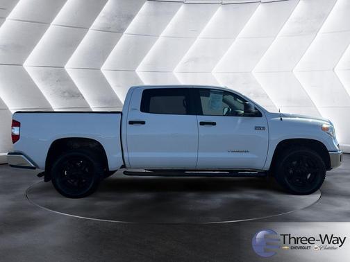 Super White 2017 Toyota Tundra SR5
