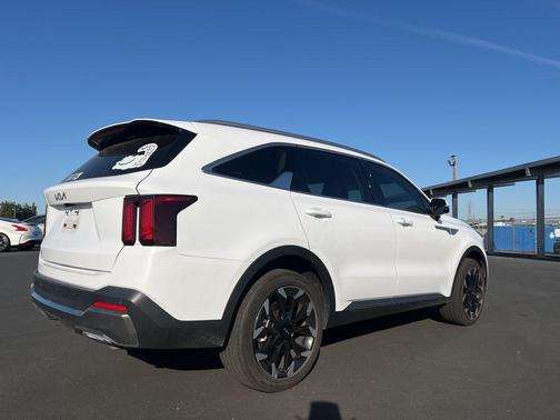 Glacial White Pearl 2025 Kia Sorento EX