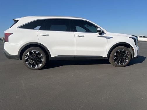 Glacial White Pearl 2025 Kia Sorento EX