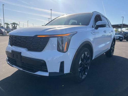 Glacial White Pearl 2025 Kia Sorento EX