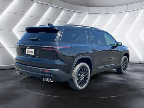 Mosaic Black Metallic 2026 Chevrolet Traverse LT