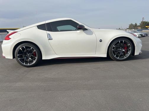 2017 Nissan 370Z NISMO