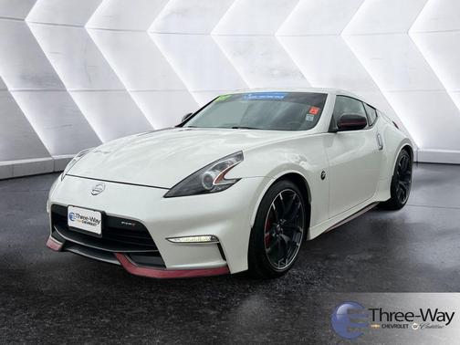 White 2017 Nissan 370Z NISMO