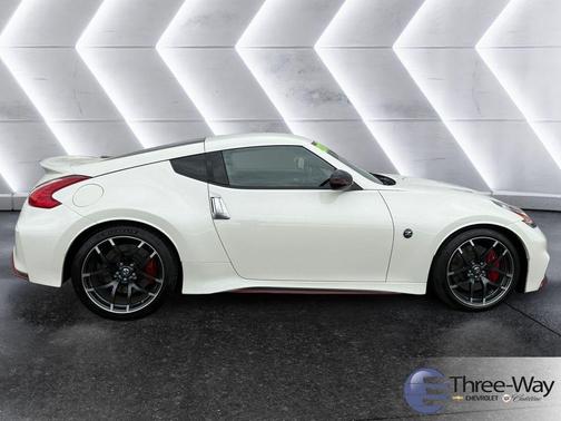 2017 Nissan 370Z NISMO