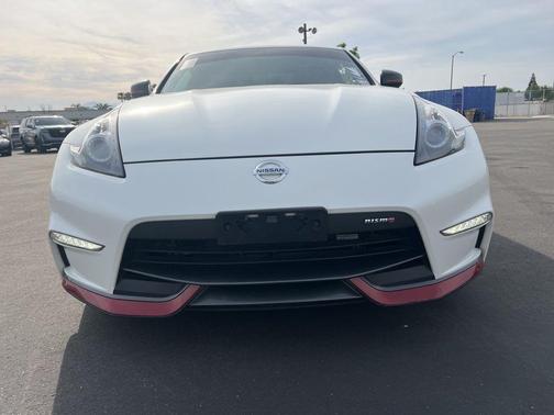 2017 Nissan 370Z NISMO