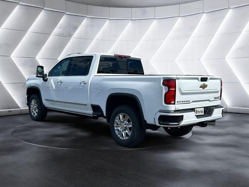 Summit White 2026 Chevrolet Silverado 2500 High Country
