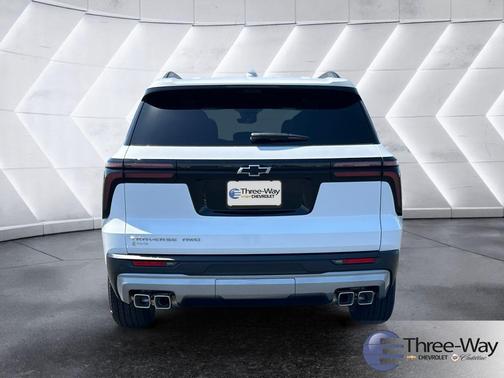 Summit White 2026 Chevrolet Traverse LT
