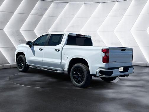 Summit White 2026 Chevrolet Silverado 1500 Custom