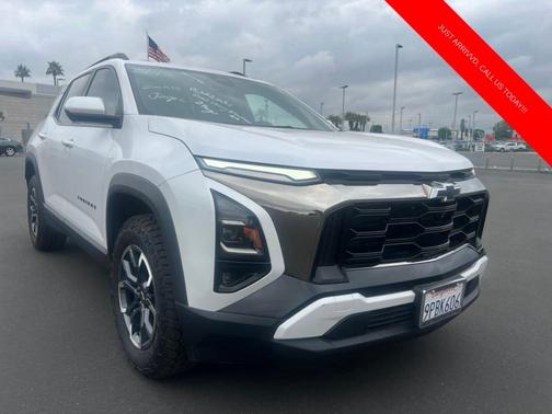 Iridescent Pearl Tricoat 2025 Chevrolet Equinox ACTIV