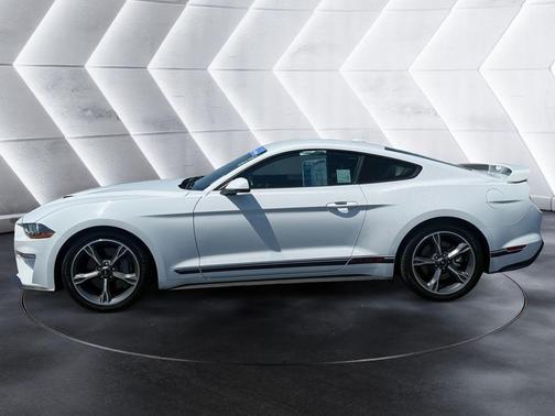 Oxford White 2022 Ford Mustang GT Premium