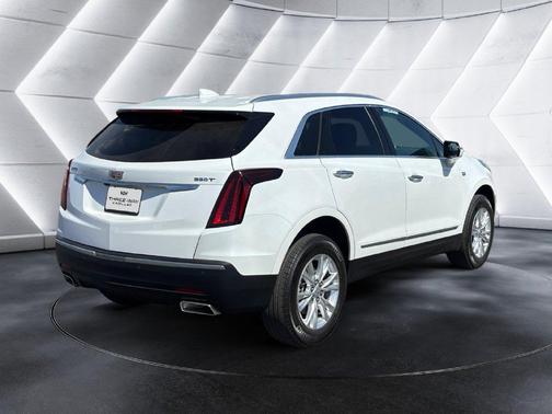 Crystal White Tri-Coat 2024 Cadillac XT5 Luxury