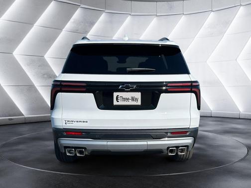 Summit White 2026 Chevrolet Traverse LT