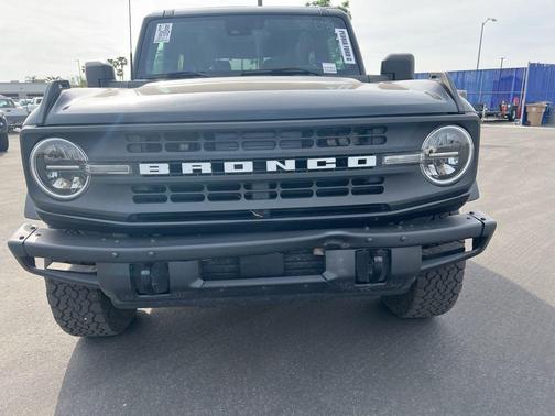 Shadow Black 2023 Ford Bronco Base