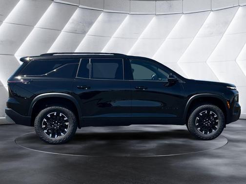 Mosaic Black Metallic 2026 Chevrolet Traverse Z71