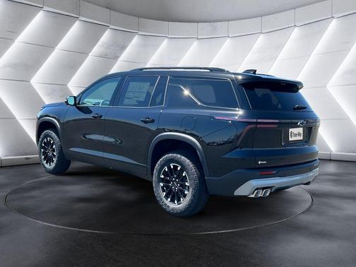 Mosaic Black Metallic 2026 Chevrolet Traverse Z71
