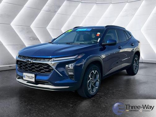 Blue Glow Metallic 2024 Chevrolet Trax LT