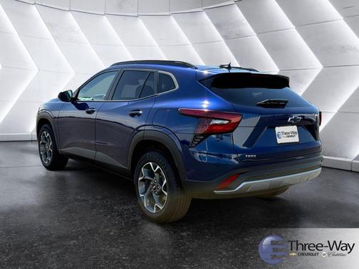 Blue Glow Metallic 2024 Chevrolet Trax LT