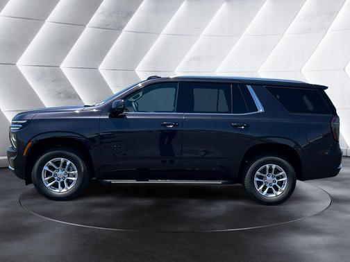Dark Ash Metallic 2026 Chevrolet Tahoe LT