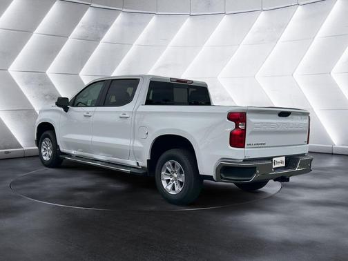 Summit White 2026 Chevrolet Silverado 1500 LT