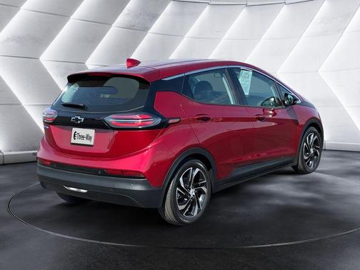 Cherry Red Tintcoat 2022 Chevrolet Bolt EV 2LT