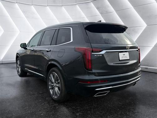 2022 Cadillac XT6 Premium Luxury FWD