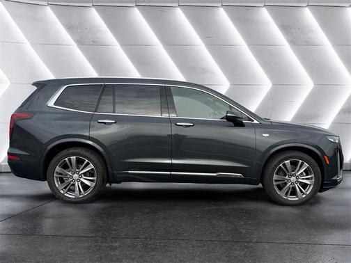 2022 Cadillac XT6 Premium Luxury FWD