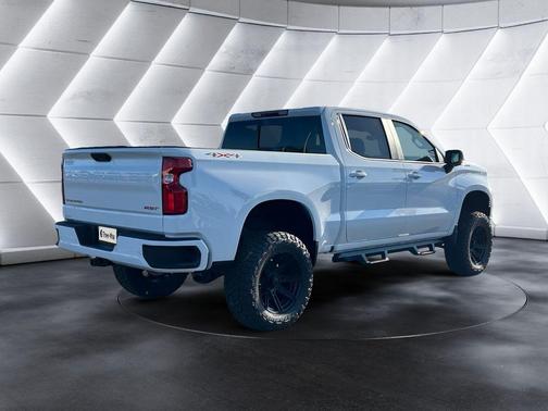 Summit White 2026 Chevrolet Silverado 1500 RST