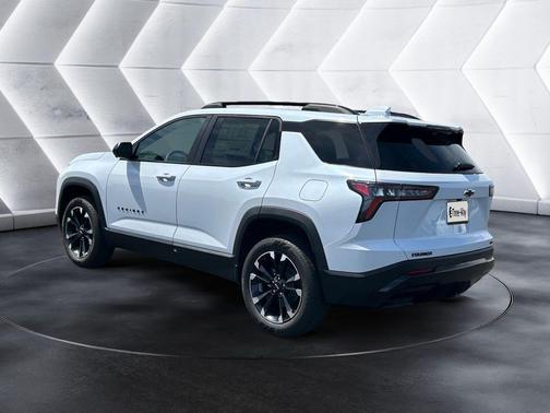 Polar White 2026 Chevrolet Equinox RS