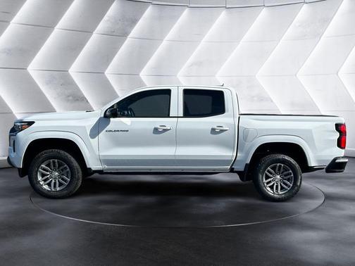 Summit White 2026 Chevrolet Colorado LT