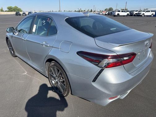 Celestial Silver Metallic 2023 Toyota Camry SE