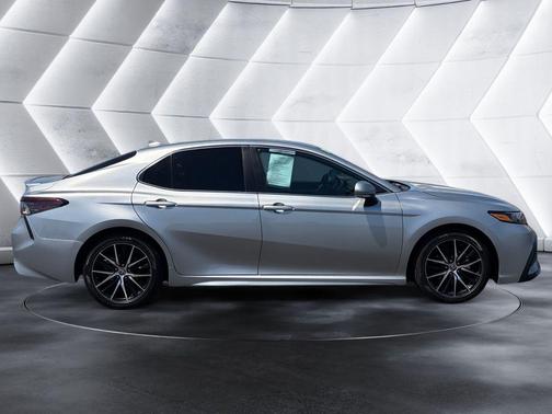 Celestial Silver Metallic 2023 Toyota Camry SE