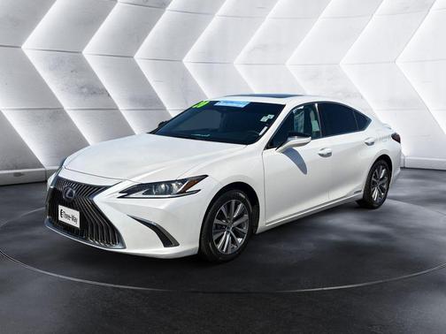 White Pearl 2020 Lexus ES 300h Base