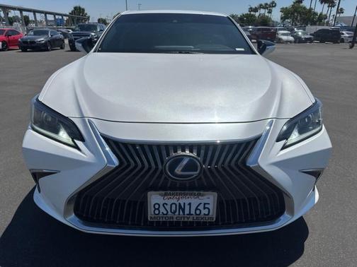 White Pearl 2020 Lexus ES 300h Base