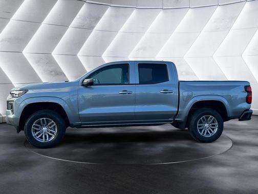 Sterling Gray Metallic 2026 Chevrolet Colorado LT