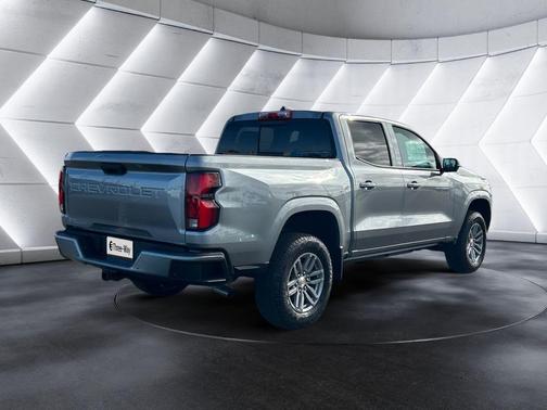 Sterling Gray Metallic 2026 Chevrolet Colorado LT