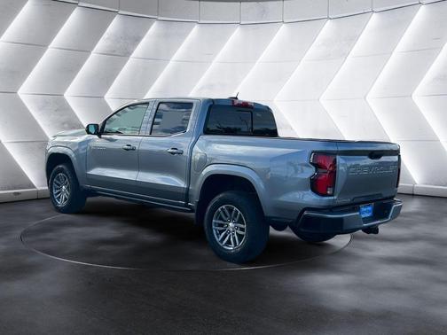 Sterling Gray Metallic 2026 Chevrolet Colorado LT