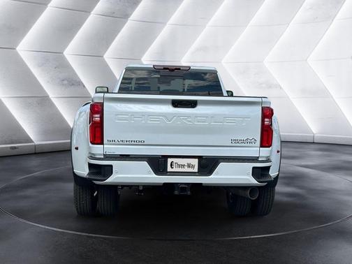 Polar White 2026 Chevrolet Silverado 3500 High Country