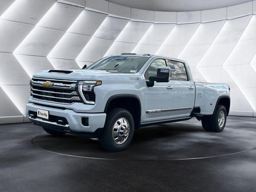 Polar White 2026 Chevrolet Silverado 3500 High Country