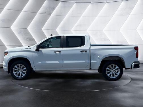 Summit White 2023 Chevrolet Silverado 1500 Custom