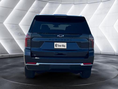 Dark Ash Metallic 2026 Chevrolet Suburban LS