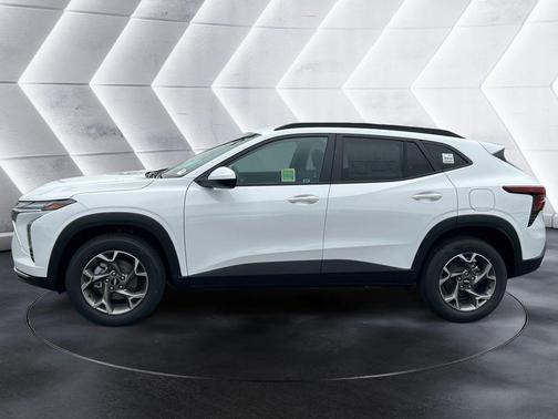 Summit White 2026 Chevrolet Trax LT