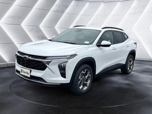 Summit White 2026 Chevrolet Trax LT