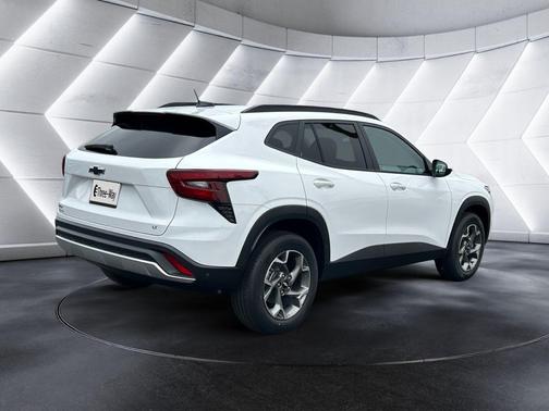 Summit White 2026 Chevrolet Trax LT
