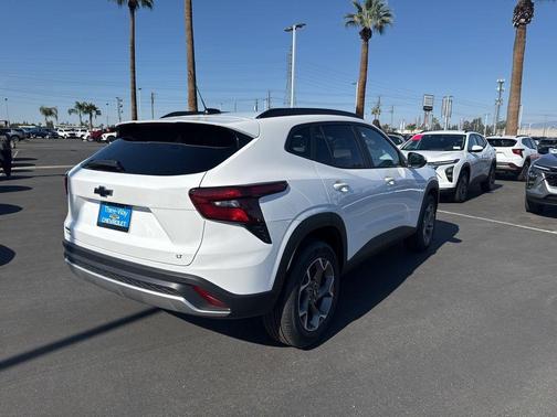 Summit White 2026 Chevrolet Trax LT