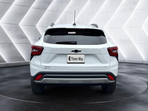 Summit White 2026 Chevrolet Trax LT
