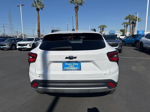Summit White 2026 Chevrolet Trax LT