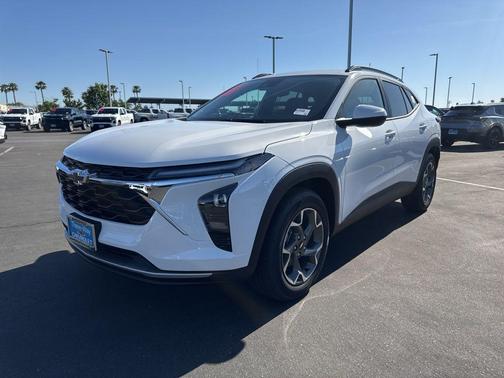 Summit White 2026 Chevrolet Trax LT