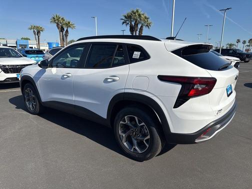 Summit White 2026 Chevrolet Trax LT