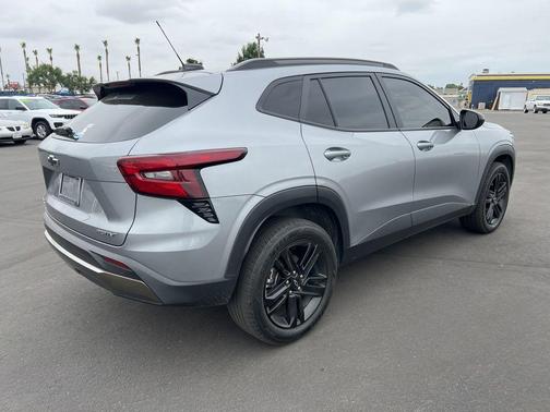 Sterling Gray Metallic 2025 Chevrolet Trax ACTIV