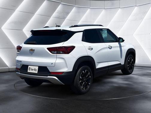 Summit White 2022 Chevrolet Trailblazer LT